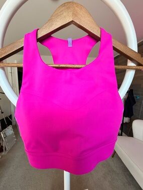 Brooks Running Women’s 3 Pocket Sports Bra size 32DD/E